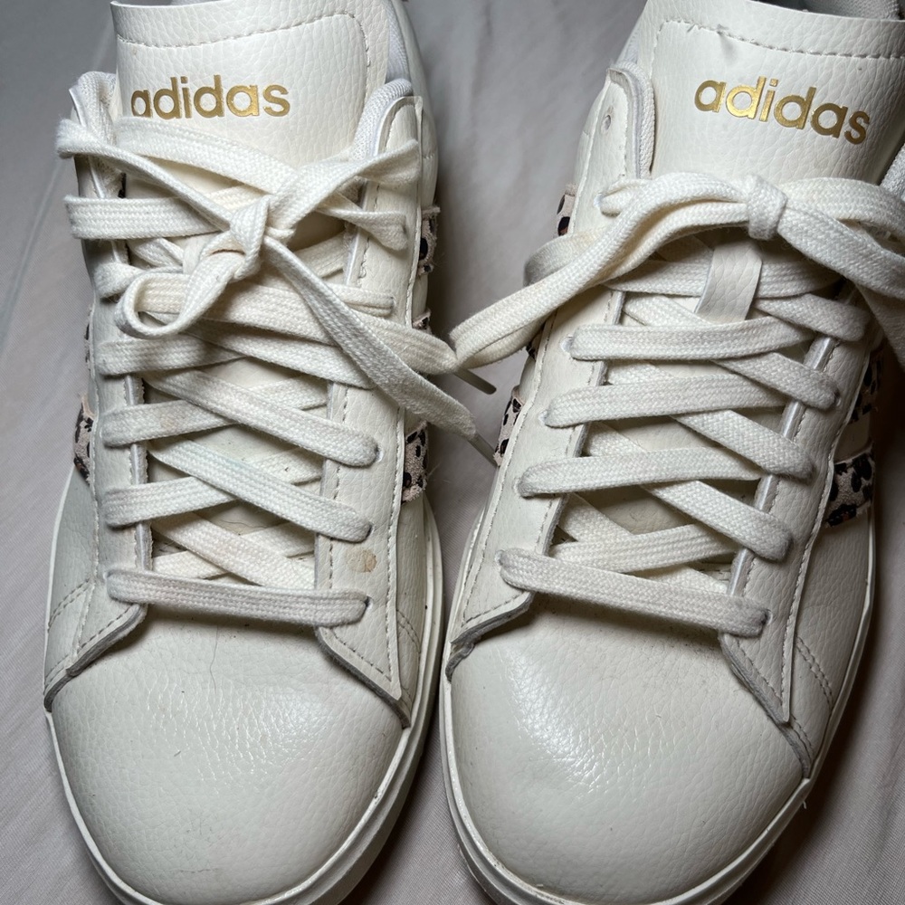 Adidas Women's court sneakers cream and leopard